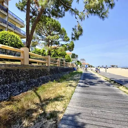 Eugenie * Arcachon